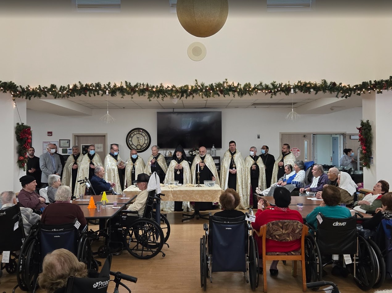 Ararat Home Residents Receive Christmas Blessings