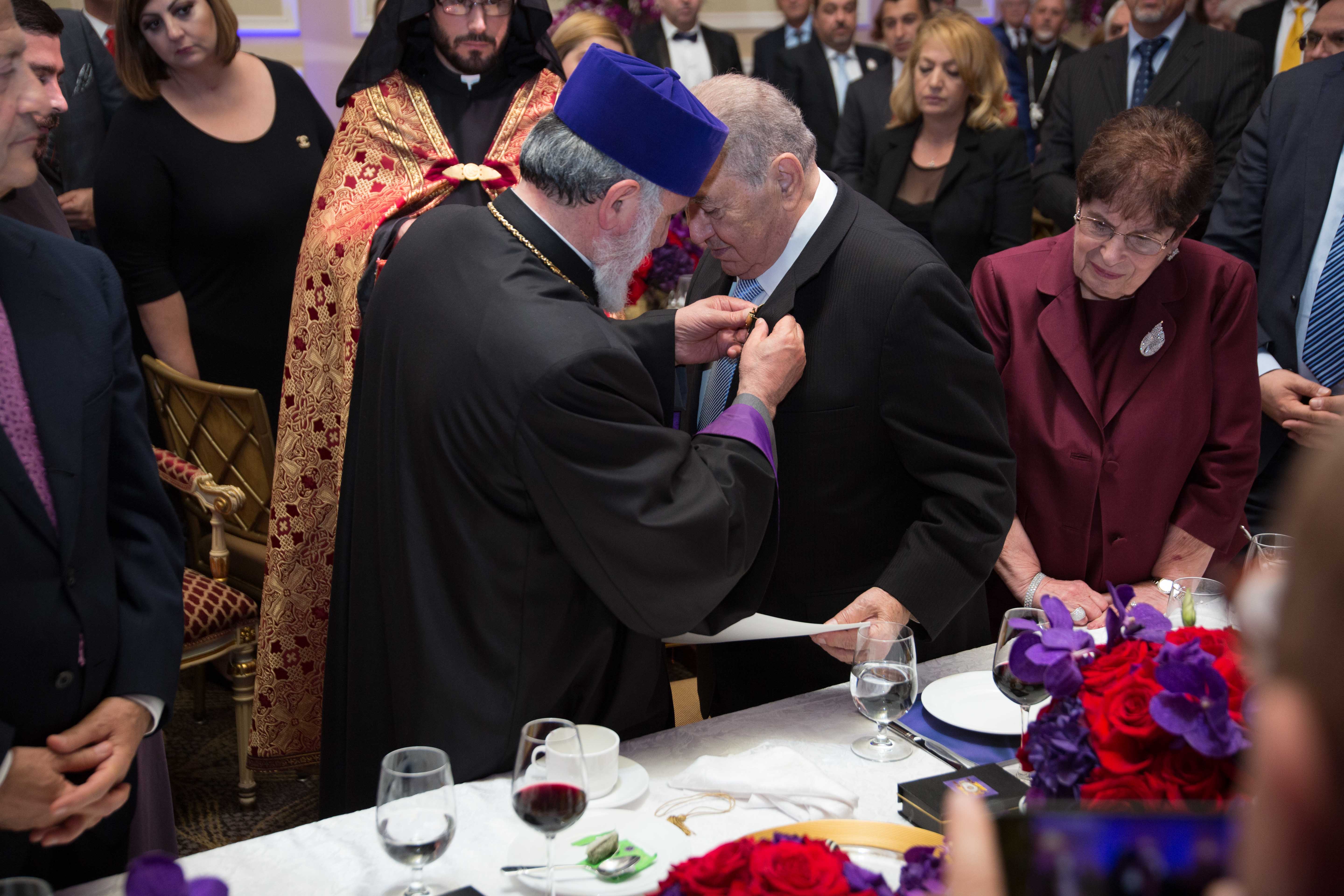 Հովուապետական Այցի Առիթով Տեղի Ունեցաւ Պաշտօնական Ճաշկերոյթ