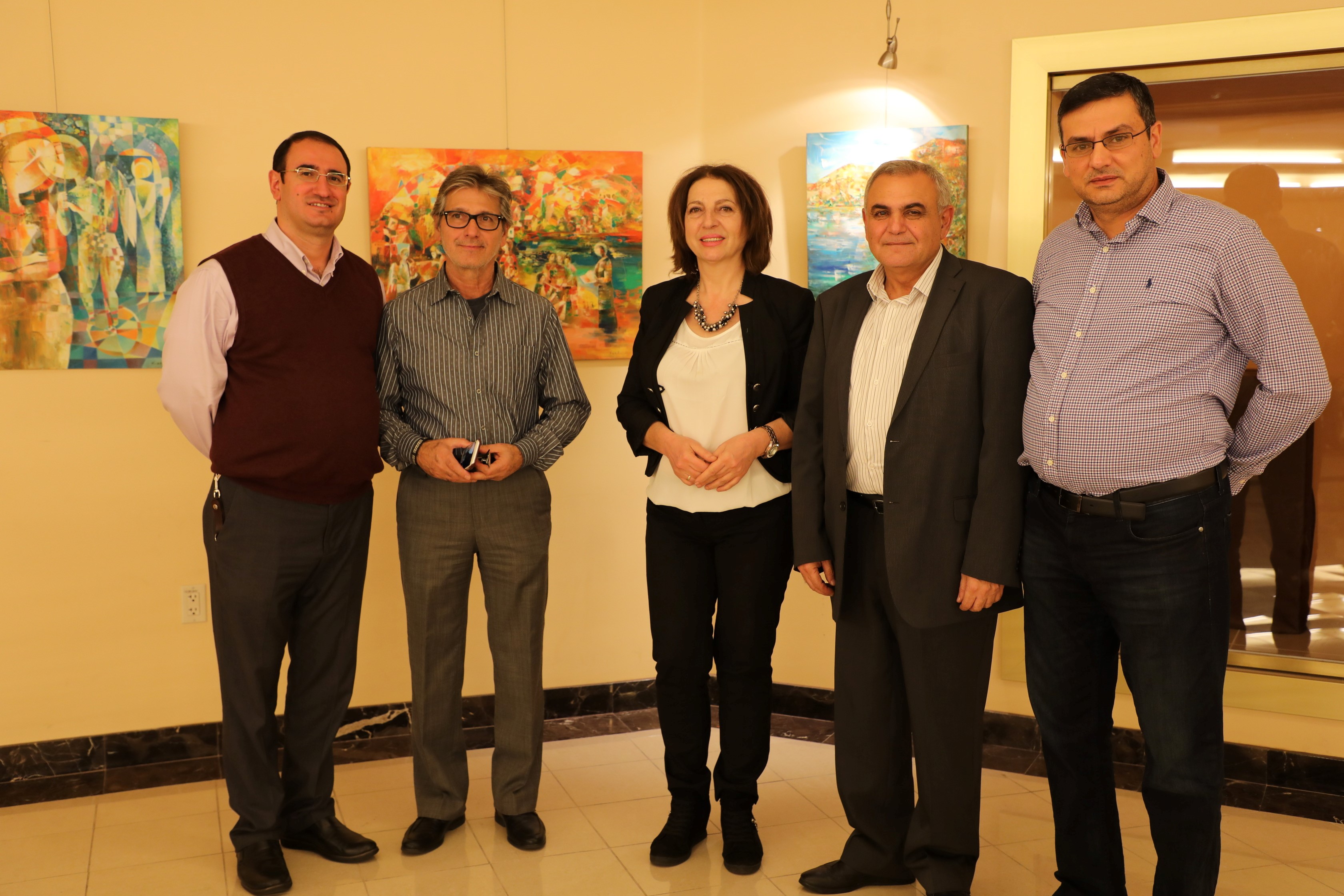 Հայ Տաղանդաշատ Նկարիչների Կտավների Ցուցահանդես - Վաճառք`  Համեմված Հայ Մանրանկարչությանը Վերաբերող Դասախոսությամբ