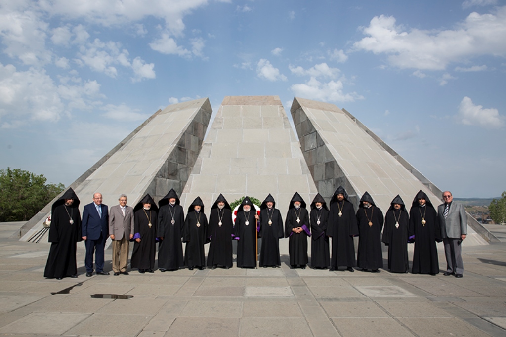 Գերագոյն հոգեւոր խորհրդի անդամներն այցելեցին Հայոց ցեղասպանութեան զոհերի յուշահամալիր