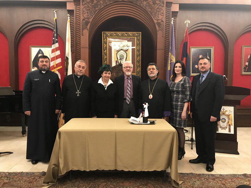 Եզնիկ Բալիկի «Առակներ» նորատիպին գինեձօնը