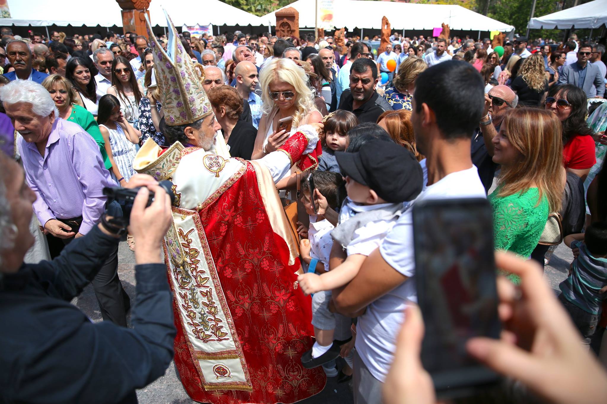 Feast of the Holy Resurrection Celebrated at St. Leon (Srbots Ghevontiants) Armenian Cathedral