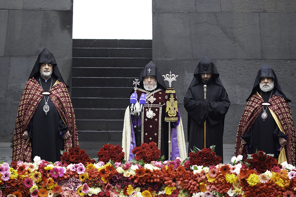 Ամենայն Հայոց Կաթողիկոսն այցելեց  Ծիծեռնակաբերդի յուշահամալիր