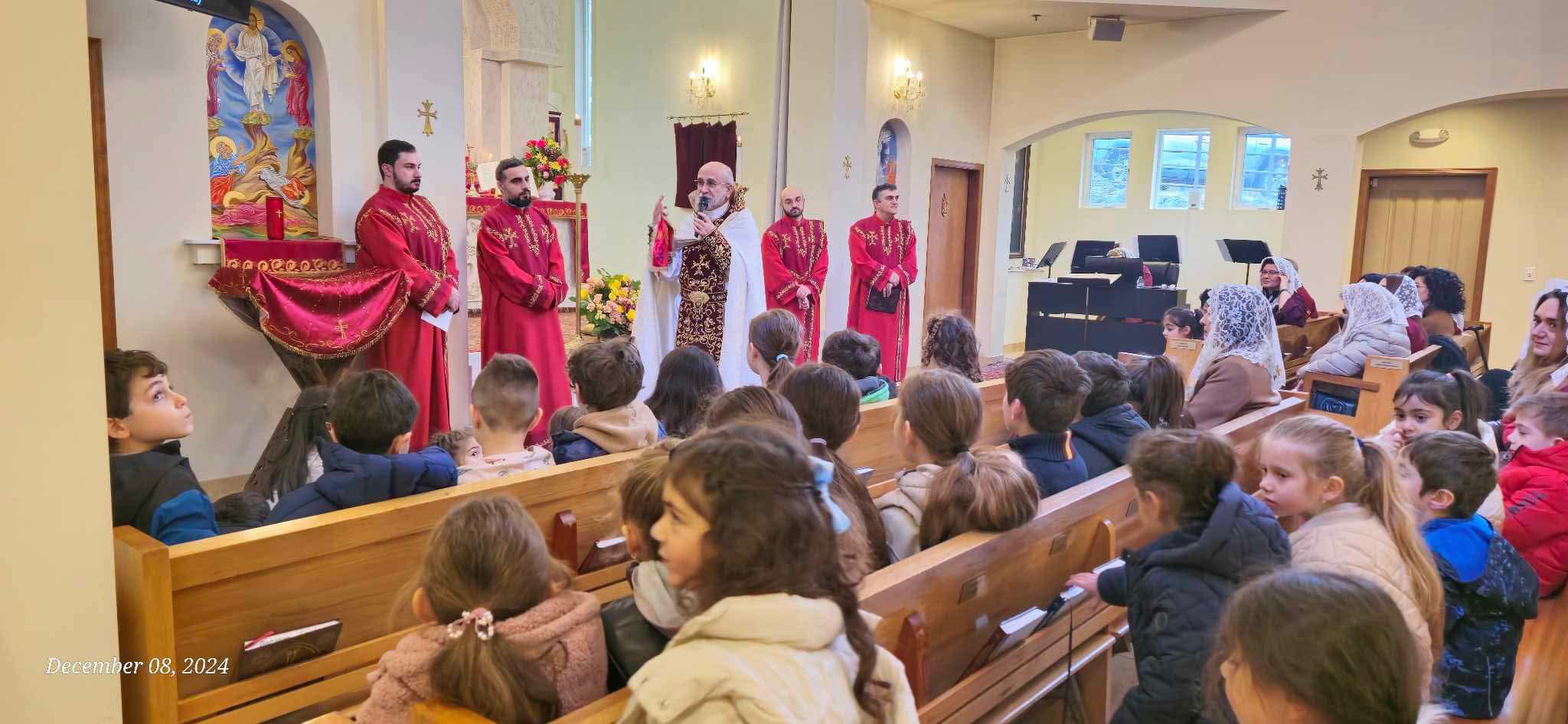 Seattle's Armenian School students receive Holy Communion 