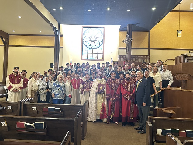 ԱՆԴՐԱՆԻԿ Ս. ՊԱՏԱՐԱԳ ՓՈՐԹՐ ՌԵՆՉԻ ԵՒ ԳՐԱՆԱԴԱ ՀԻԼԶԻ ՆՈՐԱՀԱՍՏԱՏ ԵԿԵՂԵՑԱԿԱՆ ԾՈՒԽԻ ՄԷՋ