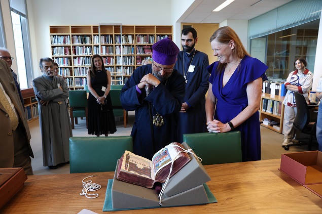 Ն.Ա.Տ. Սահակ Բ. Պատրիարք Հայրը Առաջնորդ Սրբազան Հօր եւ շքախումբին հետ միասին այցելեց  «Կէթթի» թանգարան